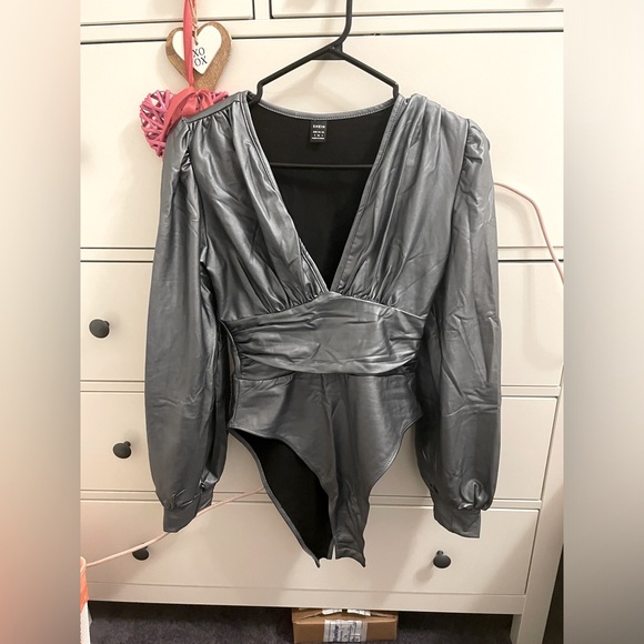 NEW SHEIN Elegant Deep V Neck pu Leather Bodysuit - Picture 3 of 8